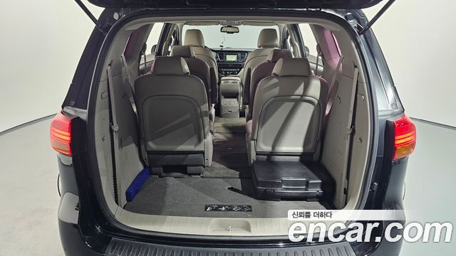Kia Carnival 9-seater Luxury 2015 — фото 17