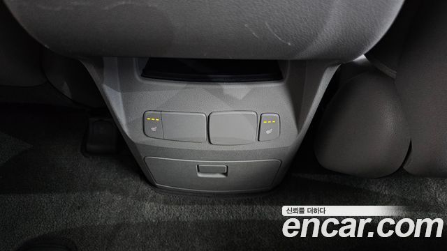 Kia Carnival 9-seater Luxury 2015 — фото 18