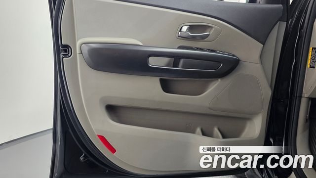 Kia Carnival 9-seater Luxury 2015 — фото 24