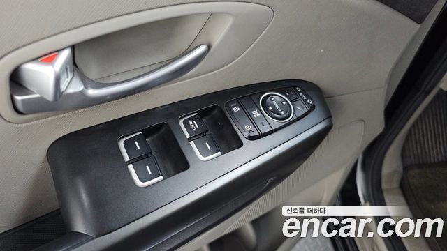 Kia Carnival 9-seater Luxury 2015 — фото 28