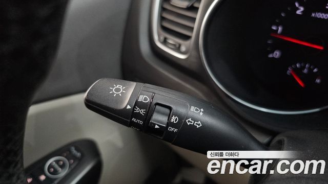 Kia Carnival 9-seater Luxury 2015 — фото 29
