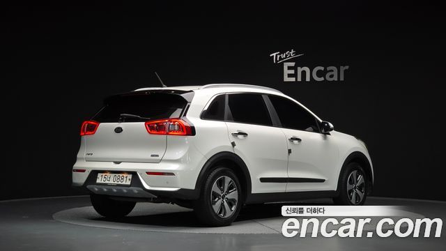 Kia Niro Prestige 2017 — фото 2