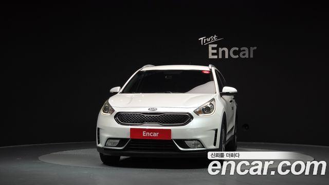 Kia Niro Prestige 2017 — фото 3