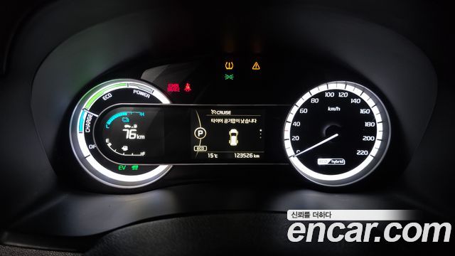 Kia Niro Prestige 2017 — фото 8