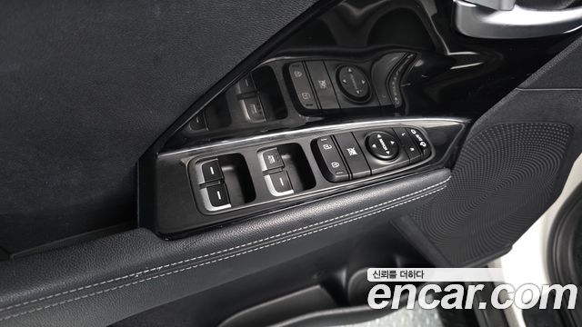 Kia Niro Prestige 2017 — фото 27