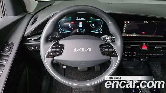Kia Niro Prestige 2022 — фото 13