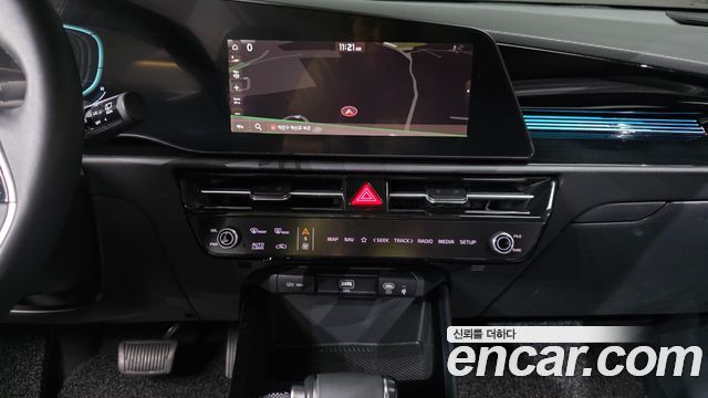 Kia Niro Prestige 2022 — фото 14