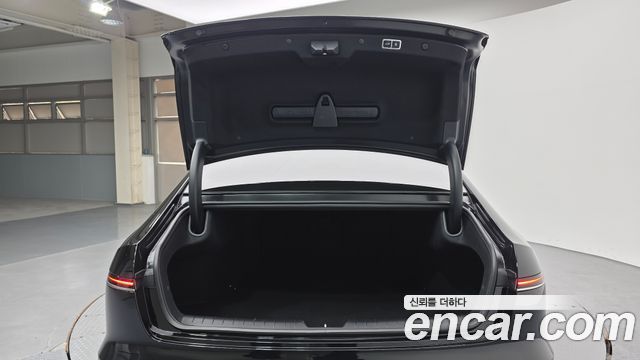 Hyundai Grandeur (GN7) 2,5 Gasoline 2WD Premium 2023 — фото 16