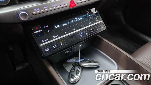 Hyundai Grandeur (GN7) 2,5 Gasoline 2WD Premium 2023 — фото 18