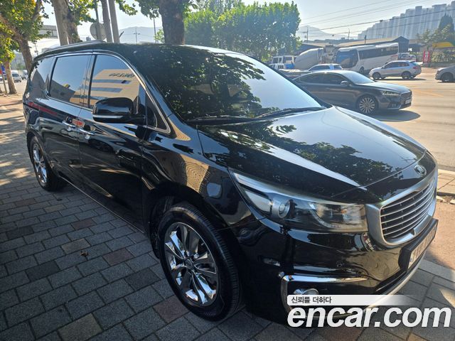 Kia Carnival 9-seater Prestige