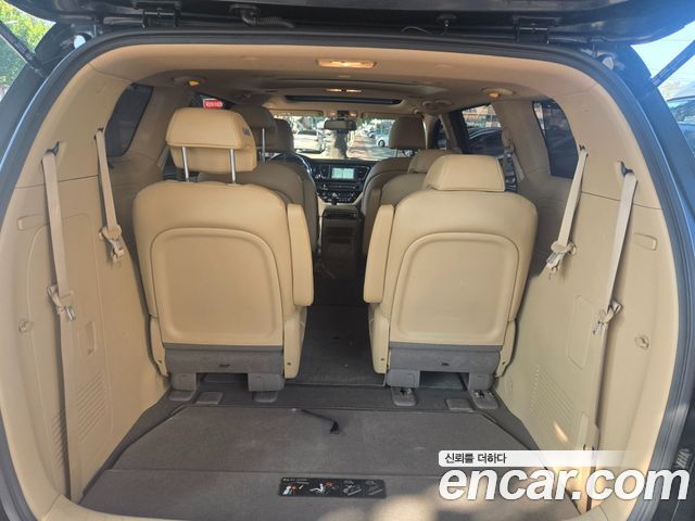 Kia Carnival 9-seater Prestige 2016 — фото 7