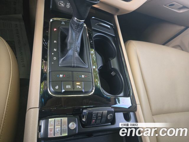 Kia Carnival 9-seater Prestige 2016 — фото 9