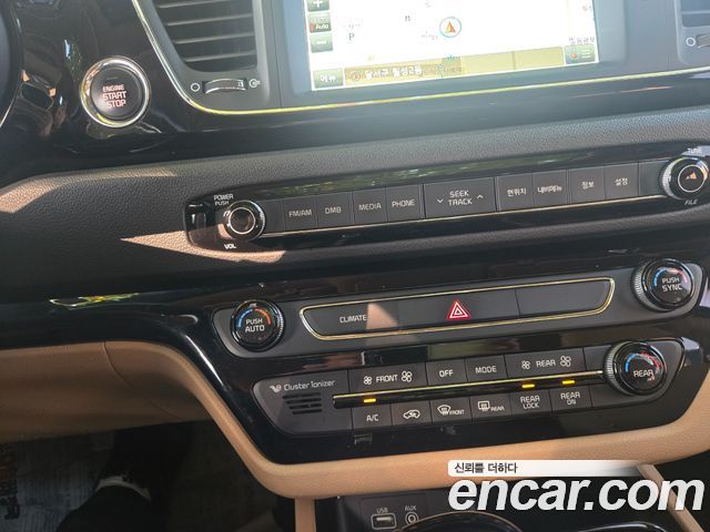 Kia Carnival 9-seater Prestige 2016 — фото 18