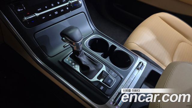 Kia Carnival (IV) Gasoline 9-Seater Prestige 2023 — фото 9