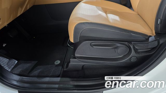 Kia Carnival (IV) Gasoline 9-Seater Prestige 2023 — фото 30