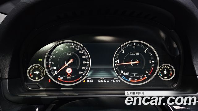 BMW 5 Series (F10) 520d 2015 — фото 8