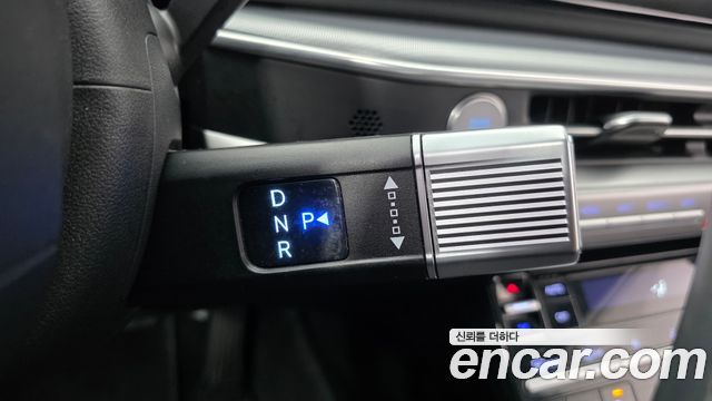 Hyundai Grandeur (GN7) 2,5 Gasoline 2WD Premium 2023 — фото 9