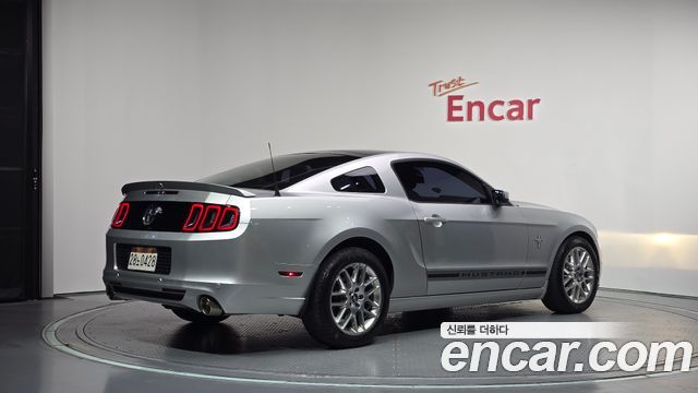 Ford Mustang Coupe 2014 — фото 2