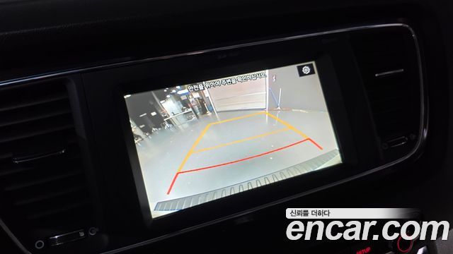 Kia Carnival 9-Seater Prstige 2020 — фото 16