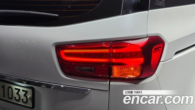 Kia Carnival 9-Seater Prstige 2020 — фото 23