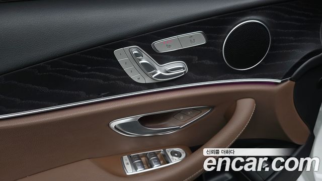 Mercedes-Benz E-Class (W213) E220d Avantgarde 2020 — фото 22