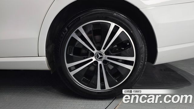 Mercedes-Benz E-Class (W213) E220d Avantgarde 2020 — фото 27