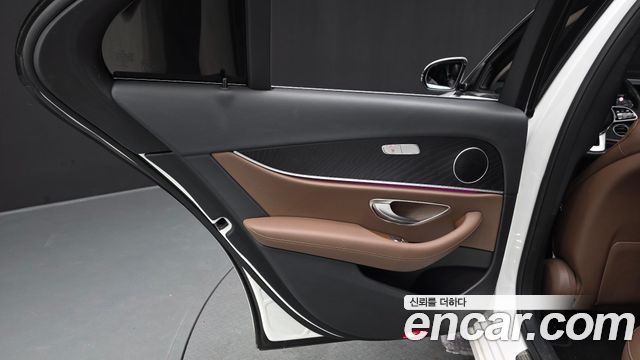 Mercedes-Benz E-Class (W213) E220d Avantgarde 2020 — фото 31