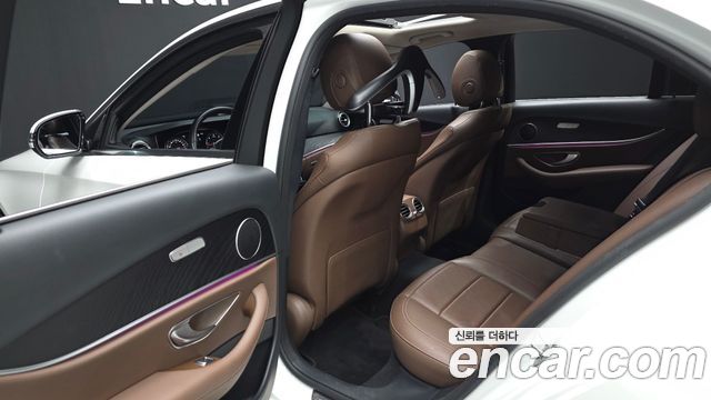 Mercedes-Benz E-Class (W213) E220d Avantgarde 2020 — фото 32