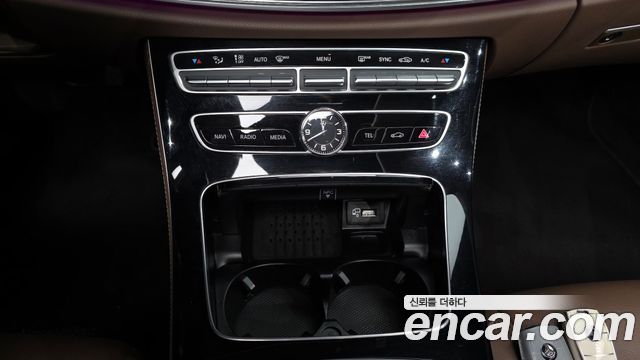 Mercedes-Benz E-Class (W213) E220d Avantgarde 2020 — фото 37