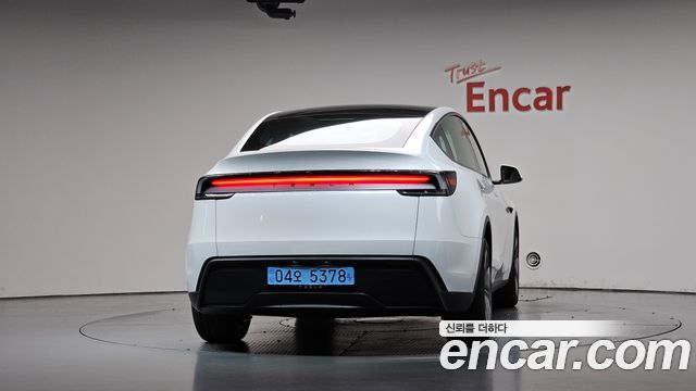 Tesla Model Y Premium RWD 2027 — фото 4