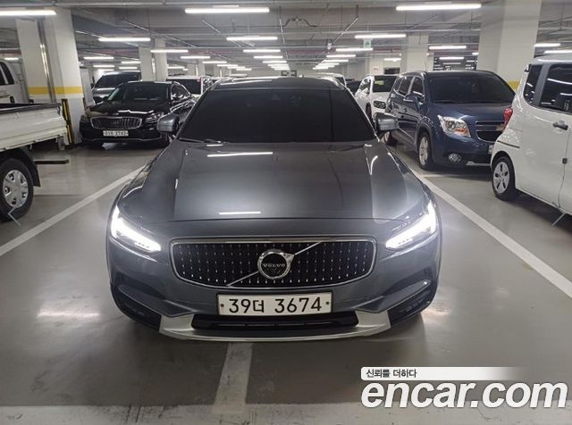 Volvo V90 Cross Country T5 Pro AWD 2019 — фото 2