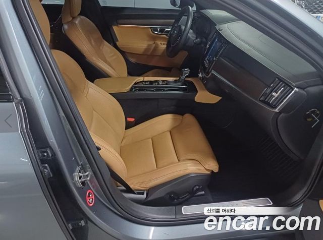 Volvo V90 Cross Country T5 Pro AWD 2019 — фото 18