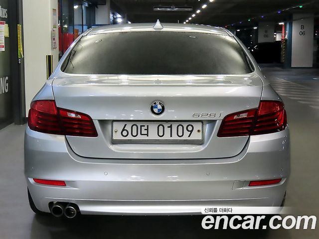 BMW 5 Series (F10) 528i 2016 — фото 5