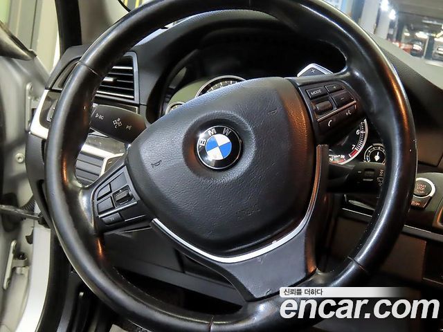 BMW 5 Series (F10) 528i 2016 — фото 8