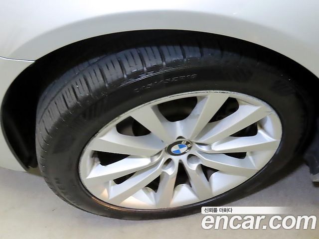 BMW 5 Series (F10) 528i 2016 — фото 24
