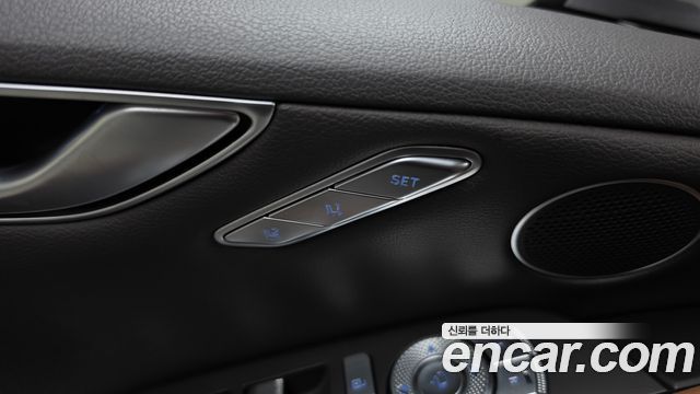 Genesis G80 (RG3) Gasoline 2.5 Turbo AWD 2022 — фото 17