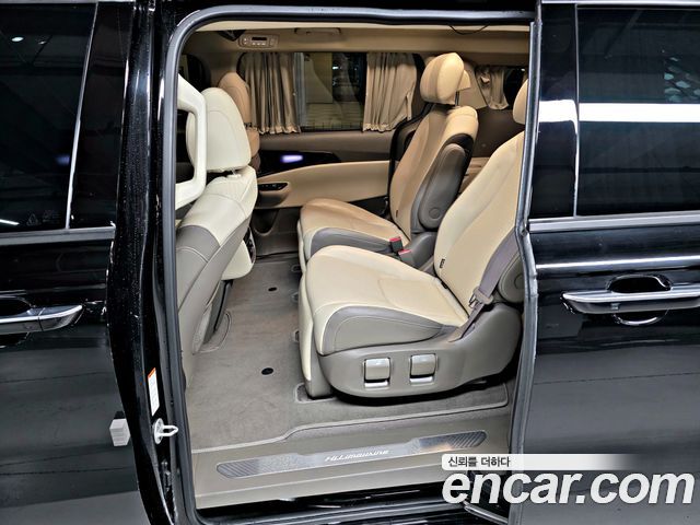 Kia Carnival (IV) Gasoline 7-Seater Hi-Limousine Signature 2023 — фото 8