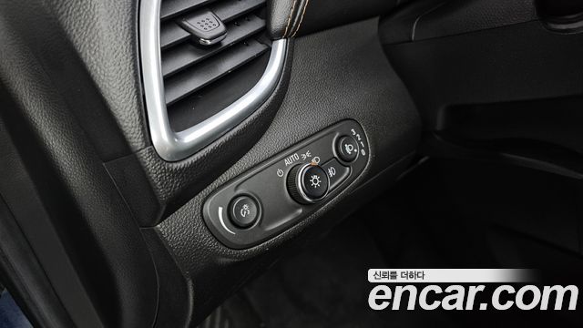 Chevrolet Trax 1.4 Premier 2019 — фото 18