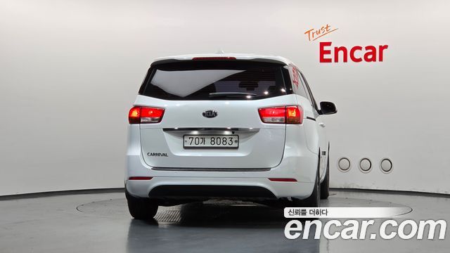 Kia Carnival 11-seater Deluxe 2015 — фото 4