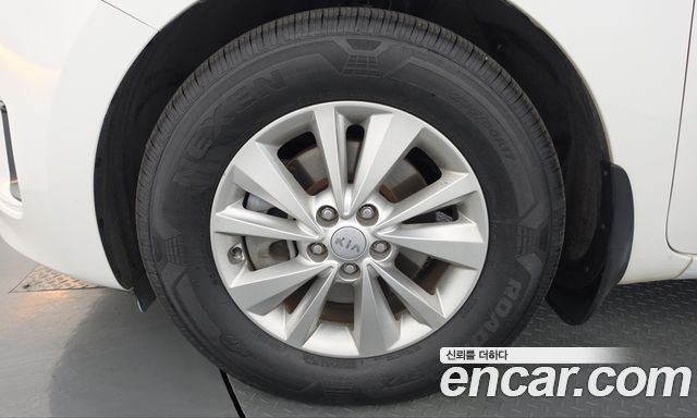 Kia Carnival 11-seater Deluxe 2015 — фото 5