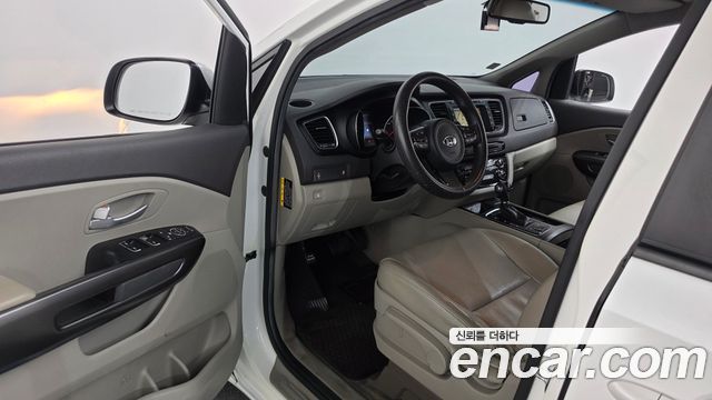 Kia Carnival 11-seater Deluxe 2015 — фото 10