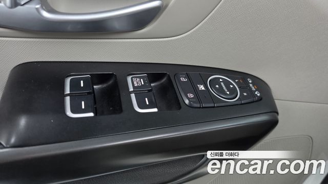 Kia Carnival 11-seater Deluxe 2015 — фото 18