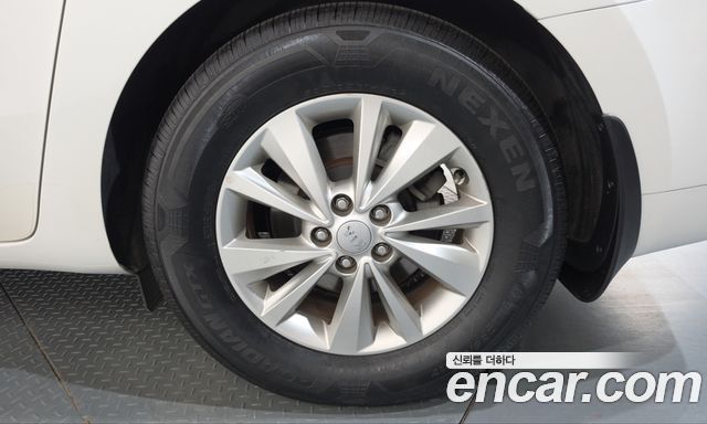 Kia Carnival 11-seater Deluxe 2015 — фото 21