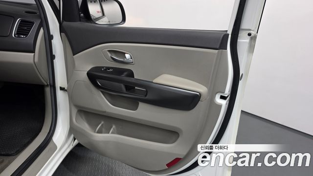 Kia Carnival 11-seater Deluxe 2015 — фото 25