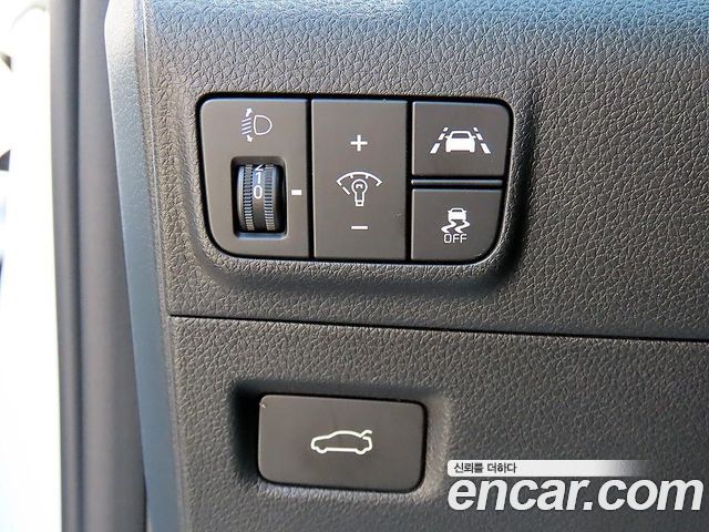 Kia K5 (III) 2.0 Prestige 2023 — фото 17