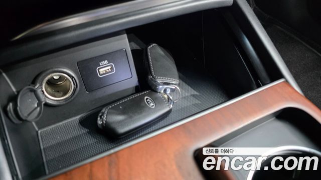Kia K9 3.8 GDI AWD PlatinumⅡ 2019 — фото 37