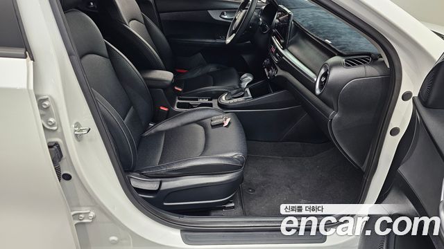 Kia K3 (II) 1.6 Trendy 2023 — фото 12