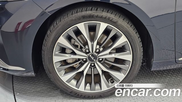 Kia K8 2.5 Gasoline 2WD Noblesse 2022 — фото 5