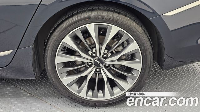 Kia K8 2.5 Gasoline 2WD Noblesse 2022 — фото 21