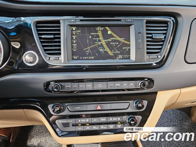 Kia Carnival 9-seater Hi-Limousine Prestige 2015 — фото 16